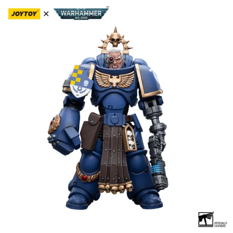 Ultramarines Lieutenant with Power Fist JOYTOY