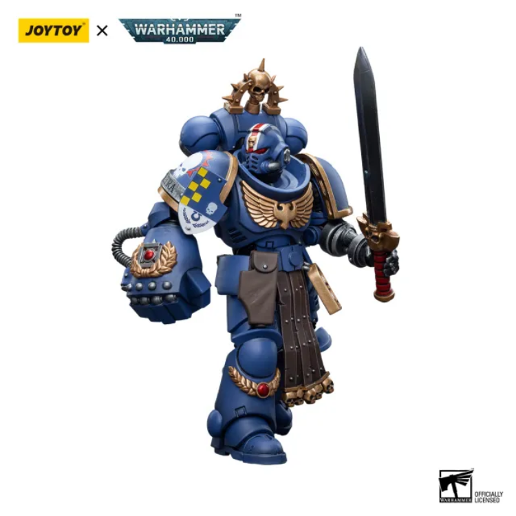 Ultramarines Lieutenant with Power Fist JOYTOY