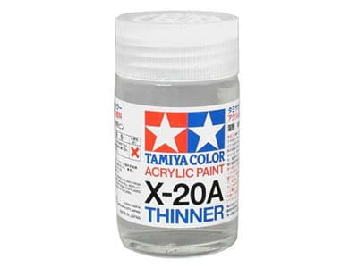 Tamiya 81030 X-20A Thinner (46 ml) – rozcieńczalnik do farb akrylowych na bazie alkoholu.
