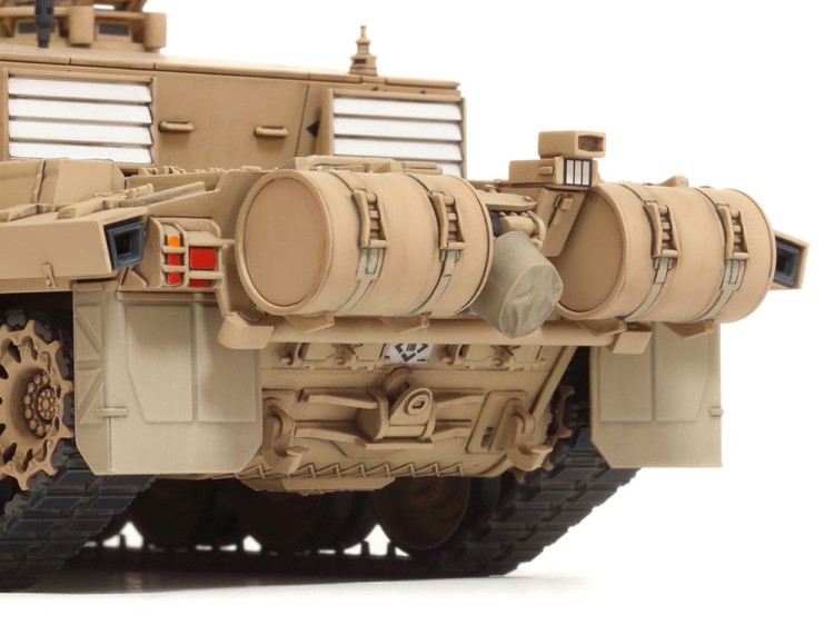 Tamiya 32601 1/48 British Main Battle Tank Challenger (Desertised)