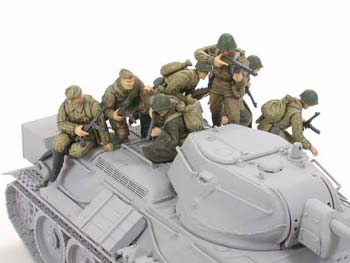 Tamiya 32521 1/48 Rus. Infantry & Tank Crew