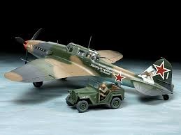 Tamiya 25212 1/48 Ilyushin IL-2 Shturmovik & GAZ-6