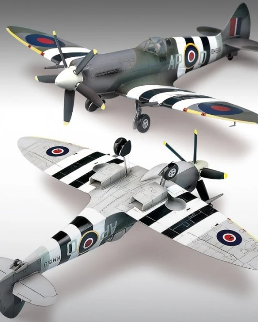 Academy 12274 Spitfire MK XIV C - 1/48